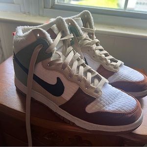 Nike dunk high next nature summer white women’s shoe.